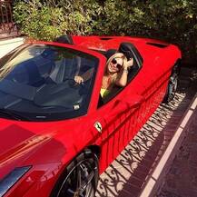 বিশ্বকাপের আগে ইন্টারনেটে শোরগোল ফেলেছেন এই মহিলা