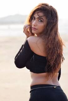 প্রথম ঝলক: সঞ্জয় দত্তের আসন্ন ‘টোরবাজ’ ছবিতে আত্মপ্রকাশ করতে চলেছেন এই নবাগতা মডেল...