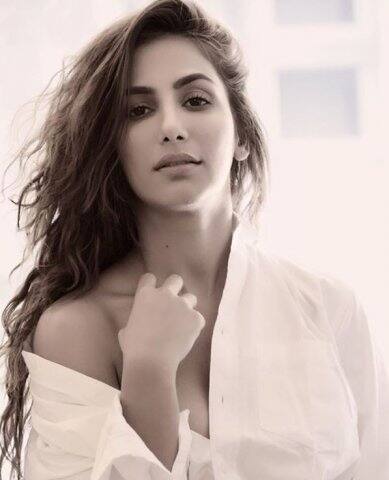 সোশ্যাল মিডিয়ায় বেশ সক্রিয় স্নেহা। ছবি- স্নেহা নামানন্দি