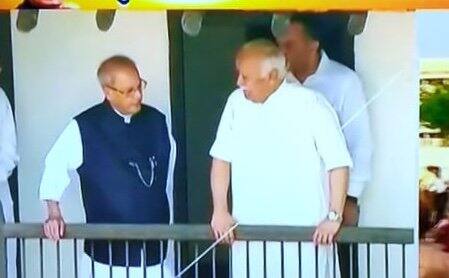 ‘এসেছি ভারত মাতার মহান সন্তানকে শ্রদ্ধা জানাতে’, আরএসএস প্রতিষ্ঠাতা হেগড়েবরের বাড়িতে প্রণব Pranab visits Hedgewar birthplace ahead of RSS speech ‘এসেছি ভারত মাতার মহান সন্তানকে শ্রদ্ধা জানাতে’, আরএসএস প্রতিষ্ঠাতা হেগড়েবরের বাড়িতে প্রণব