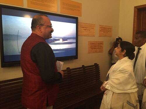 স্বরাজের দাবিতে যে আন্দোলন শুরু হয়েছিল, আজ তার প্রতি শ্রদ্ধাজ্ঞাপন করলেন সুষমা। ছবি সৌজন্যে ট্যুইটার