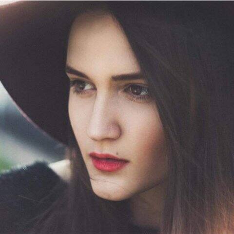 ডারিয়ার ভিসা কালো তালিকাভুক্ত করা হয়। ২০১৭-য় ফের দিল্লি আসেন তিনি। ফের ফেরত পাঠানো হয় বিমানবন্দর থেকে। গোয়েন্দাদের প্রশ্ন, বারবার এ দেশেই তিনি আসেন কেন?