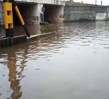 প্রবল বর্ষণে বিপর্যস্ত মুম্বই, উড়ানে বিলম্ব, দেরিতে চলছে লোকাল ট্রেন, রাস্তা জলমগ্ন, ঠানেতে মৃত ১