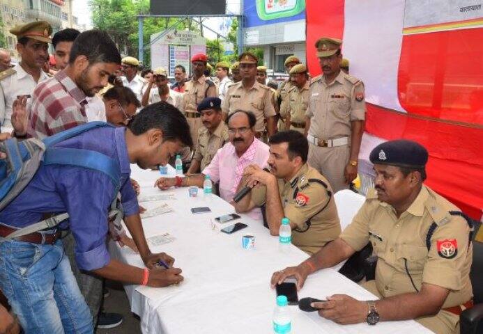 এই কর্মসূচির উদ্দেশ্য, মানুষের মধ্যে সচেতনতা বাড়ানো। তাদের বক্তব্য, এতে আপনা থেকেই উন্নত হবে ট্রাফিক ব্যবস্থা।