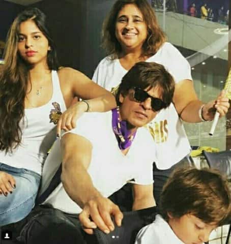 এই প্রসঙ্গে এক সাক্ষাতকারে শাহরুখ খান বলেন, সুহানা অভিনেত্রী হতে চায়। কিন্তু, আমি ওকে পরিষ্কার জানিয়ে দিয়েছি, আগে ওকে স্নাতক সম্পূর্ণ করতে হবে। তারপর চাইলে ও ফিল্ম ইন্ডাস্ট্রিতে যোগ দিতে পারে। ছবি- ইনস্টাগ্রাম