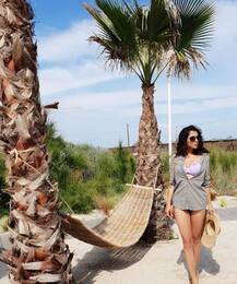 দেখুন মধুর ভাণ্ডারকরের ক্যালেন্ডার গার্ল রুহি সিংহকে