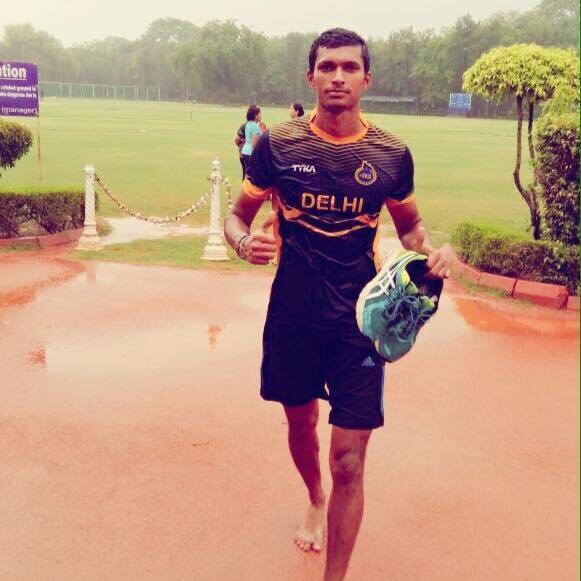 নভদীপ বলেছেন, কয়েকটি ম্যাচের পরই গম্ভীর তাঁকে বলেছিলেন যে, কঠোর পরিশ্রম করলে একদিন ভারতীয় দলে অবশ্যই সুযোগ পাবেন তিনি। গম্ভীরের প্রতি কৃতজ্ঞ নভদীপ বলেছেন, আমার মধ্যে যে প্রতিভা রয়েছে তা আমার আগেই টের পেয়েছিলেন গৌতমভাই। সেই দিনগুলোর কথা এখন যখন ভাবি, তখন হাসি চলে আসে। 