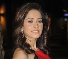 প্রকাশ্যে শ্লীলতাহানির শিকার ‘সনু কি টিটু কি সুইটি’ র অভিনেত্রী নুসরত ভারুচা!