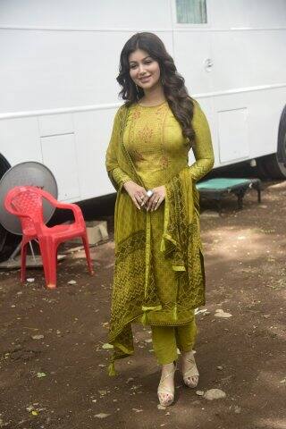 নতুন চেহারা সামনে আসার পর সোশ্যাল মিডিয়ায় তাঁকে ট্রোলড হতে হয়। 