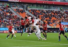 মাঠে নামলেন না সালাহ, গিমেনেজের শেষমুহূর্তের গোলে মিশরের বিরুদ্ধে জয় উরুগুয়ের