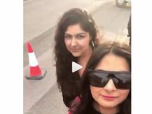 ভিডিও ভাইরাল: লন্ডনের রাস্তায় বোনদের সঙ্গে জাহ্নবি