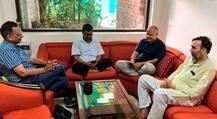 কেজরীবালের ধর্না: হাইকোর্টের তিরস্কার, আলোচনায় রাজি, ইঙ্গিত আপ সরকার-আমলাদের