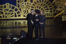 শ্রীদেবীর স্মৃতিতে চোখে জল বনি-অনিল কপূরের, বাবাকে সামলালেন অর্জুন কপূর