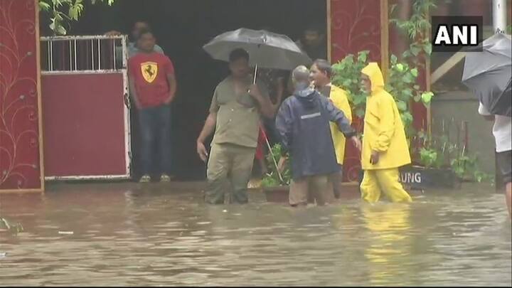  দেখুন জলমগ্ন গুজরাত-মহারাষ্ট্রের কিছু ছবি
