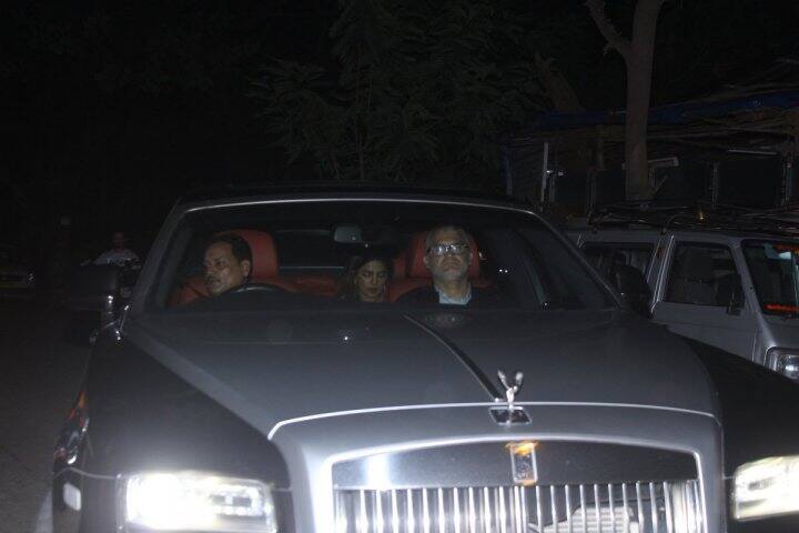 গোয়া থেকে ছুটি কাটিয়ে ফিরে এসে আকাশ আম্বানি এবং স্লোকা মেহেতার মেহেন্দির অনুষ্ঠানেও নিককে নিয়ে হাজির হলেন প্রিয়ঙ্কা