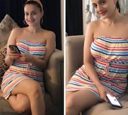 তাঁর জন্ম গুজরাতি পরিবারে।