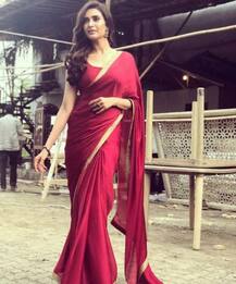 দেখুন, লাল শাড়িতে মোহময়ী ‘সঞ্জু’-র অভিনেত্রী করিশ্মা তন্না