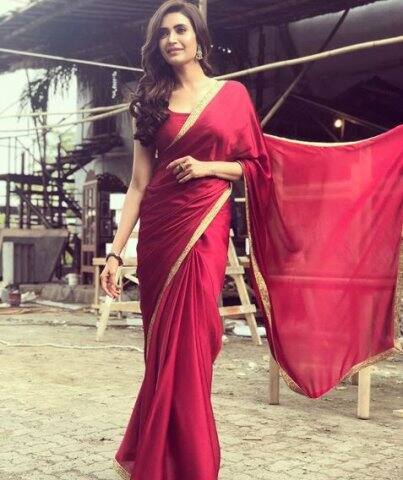 করিশ্মা বলেছেন, রাজকুমার হিরানীর সঙ্গে কাজ করার ইচ্ছা ছিল। সেই আশা পূরণ হওয়ায় তিনি খুশি। ছবি সৌজন্যে ইনস্টাগ্রাম
