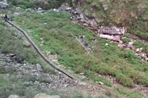 হিমাচলে খাদে স্কুল বাস, মৃত ৬ পড়ুয়া, গাড়ির চালক