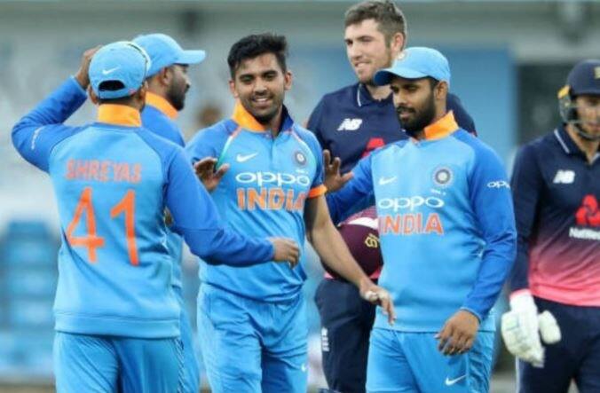 ইংল্যান্ডে চলতি সফরে ৫ ম্যাচে ১৩ উইকেট নিয়েছেন চাহার। 