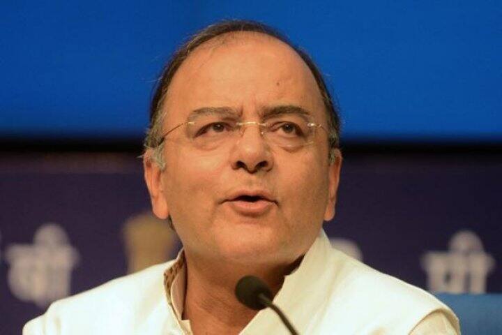 Rahul Gandhi's idea of single slab GST flawed: Jaitley রাহুলের প্রস্তাব ত্রুটিপূর্ণ, বড়সড় বিপর্যয় ছাড়াই জিএসটি কার্যকর করতে পেরেছি আমরা, দাবি জেটলির