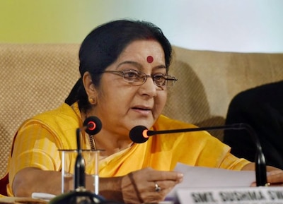 Passport controversy- Sushma Swaraj to twitter trolls, decent language is always more effective পাসপোর্ট বিতর্ক- সভ্য ভাষায় সব সময় কাজ বেশি হয়, ট্রোলদের বললেন সুষমা