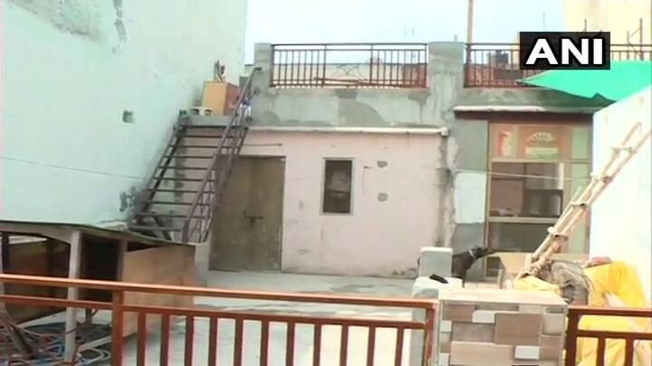  এখন হাতে লেখা এই নোটের সূত্র ধরেই এই মৃত্যুরহস্যের তদন্তে এগোচ্ছে পুলিশ