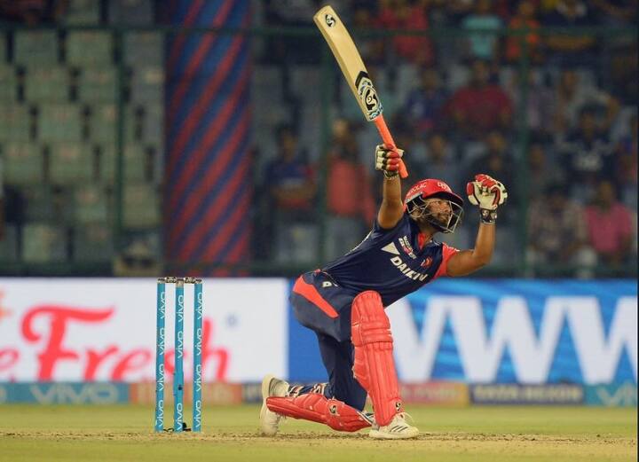 ভারত এ দল- করুণ নায়ার (অধিনায়ক), আর সমর্থ, ময়াঙ্ক আগরওয়াল, অভিমন্যু ঈশ্বরণ, পৃথ্বী শ, হানুমা বিহারি, অঙ্কিত বাওয়নে, বিজয় শঙ্কর, কেএস ভরত (উইকেটরক্ষক), জয়ন্ত যাদব, শাহবাজ নাদিম, অঙ্কিত রাজপুত, মহম্মদ সিরাজ, নভদীপ সাইনি, রজণীশ গুরবানী, ঋসভ পন্ত।