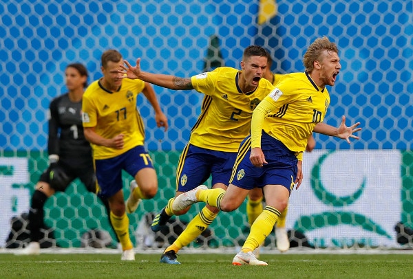 Sweden book place in World Cup quarter-finals after edging past Switzerland সুইৎজারল্যান্ডকে ১-০ গোলে হারিয়ে কোয়ার্টার ফাইনালে সুইডেন