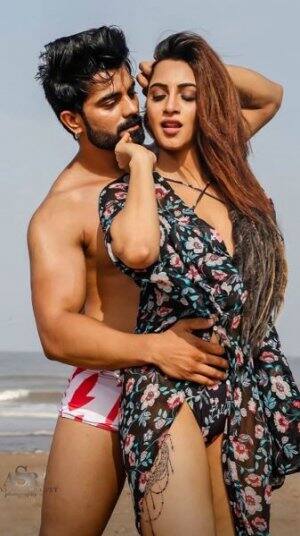 আরশির এক ভক্ত লিখেছেন, আল্লাহ তোমায় ক্ষমা করুক। 