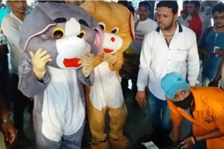 পরিচ্ছন্নতার পাশাপাশি এই স্টেশনের নিরাপত্তার দিকেও বিশেষ নজর দেওয়া হচ্ছে। কাজে লাগানো হচ্ছে ড্রোন ক্যামেরা 