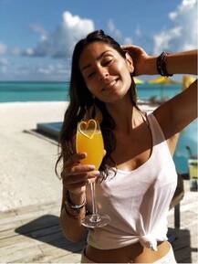 গ্র্যান্ড মস্তির অভিনেত্রী ব্রুনা আব্দুল্লার হট ফটোশ্যুটের ছবি ভাইরাল সোশ্যাল মিডিয়ায়