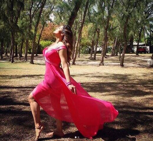 তবে ভারতে এখনও রোগা মডেলেরই গুরুত্ব বেশি। পরিবর্তন আসছে, সেটাই আনন্দের জারিনের কাছে 