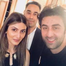 দেখুন, প্যারিসে মা নীতু কপূরের ৬০-তম জন্মদিন পালন রণবীরের