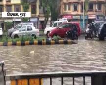 গত ২৪-ঘণ্টায় প্রবল বৃষ্টিতে বিপর্যস্ত বাণিজ্যনগরী