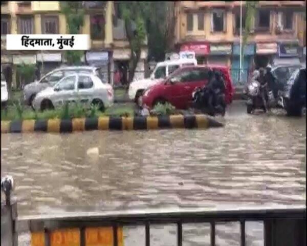 প্রবল বর্ষণ হয়েছে ঘাটকোপর, সিওন, ভান্ডুপ ও মুলুন্দে।
