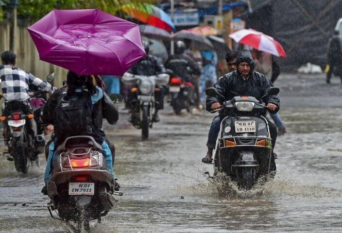 দেখুন মুম্বইয়ে বর্ষণের ছবি