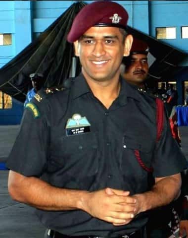 ভারতীয় দলের ফিজিশিয়ান জন গ্লস্টার জানিয়েছেন, ধোনি এমন একজন ক্রিকেটার যিনি বিশ্রাম না নিয়েই ক্রিকেটের তিন ফর্ম্যাটে টানা খেলে যেতে পারেন। ছবি সৌজন্যে ইনস্টাগ্রাম