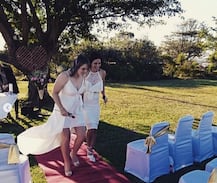 দক্ষিণ আফ্রিকা মহিলা ক্রিকেট টিমের অধিনায়ক বিয়ে করলেন টিমমেটকে