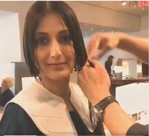 চুল কাটানোর সময় চোখে জল ক্যানসার আক্রান্ত সোনালি বেন্দ্রের