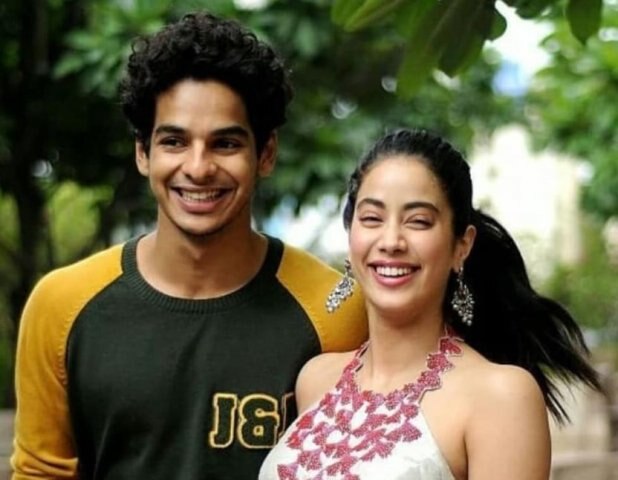 janhvi kapoor and ishaan khattar's mumbai rain dance video goes viral  বৃষ্টিতে ইশাণের সঙ্গে ডান্স জাহ্নবির, ভিডিও ভাইরাল