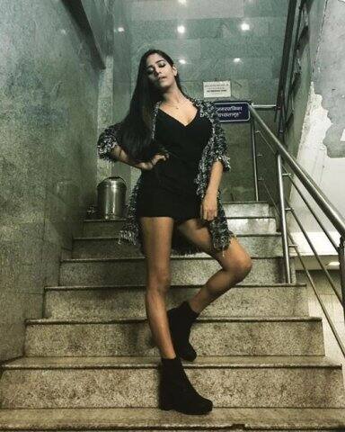 ২০১১-র ক্রিকেট বিশ্বকাপে অদ্ভুত এক ঘোষণা করে পাদপ্রদীপের আলোয় আসেন পুনম।