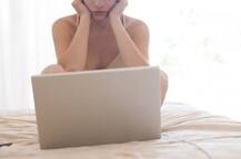 করোনা মোকাবিলায় বিশেষ উদ্যোগ: মাস্ক বিলি, আর্থিক সাহায্যের পর গোটা বিশ্বে পর্ন দেখা ফ্রি করল পর্নহাব