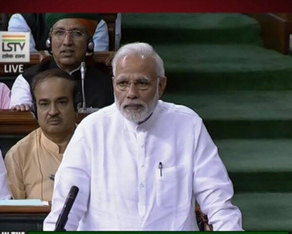 ইতিহাস জানে যাঁরা চোখে চোখ রেখেছিলেন তাঁদের কী হয়েছে, রাহুলকে কটাক্ষ মোদীর PM Modi mocks Sonia and Rahul Gandhi in Lok Sabha ইতিহাস জানে যাঁরা চোখে চোখ রেখেছিলেন তাঁদের কী হয়েছে, রাহুলকে কটাক্ষ মোদীর