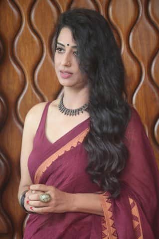 ইতিমধ্যেই মুক্তি পেয়েছে ছবির ট্রেলার। সঞ্জয় দত্তকে এই ছবিতে দেখা যাবে গ্যাংস্টারের চরিত্রে।