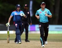 নির্বাসনের ৩ মাস পর অস্ট্রেলিয়ায় ক্রিকেট মাঠে ফিরলেন ডেভিড ওয়ার্নার