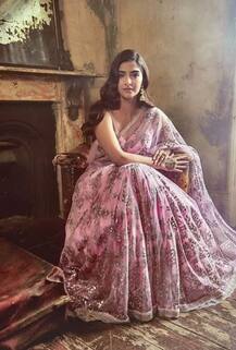 স্ত্রীতো অভিনেত্রী, ব্যবসায়ী স্বামীও ক্যামেরার সামনে একইরকম স্বতঃস্ফূর্ত,দেখুন তাঁদের কেমিস্ট্রি