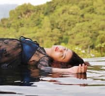 ইনস্টাগ্রামে ছবি শেয়ার করলেন হেট স্টোরি ৪ খ্যাত সুরভীন চাওলা