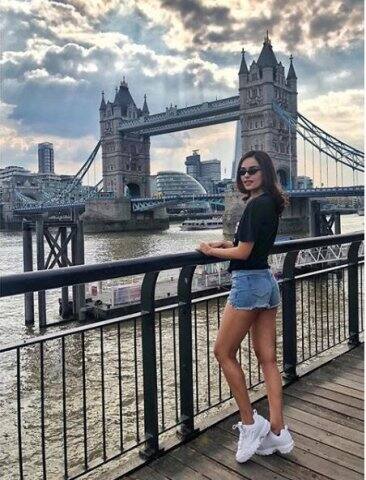 বিশ্বসুন্দরী মানুষী ছিল্লার এই মুহূর্তে লন্ডনে। সোশ্যাল মিডিয়ায় তিনি শেয়ার করেছেন ছুটি কাটানোর ছবি।