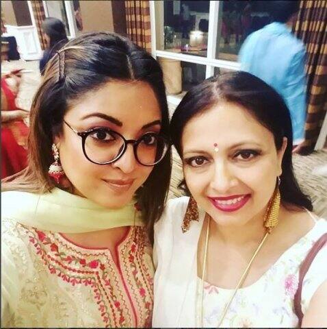 জামশেদপুরের মেয়ে তনুশ্রী মডেলিংয়ে মন দেওয়ার জন্য প্রথম বর্ষের পর কলেজ ছেড়ে দেন। কিন্তু মিস ইন্ডিয়া হওয়ার পরেও শো বিজে তিনি তেমন কিছু করতে পারেননি।